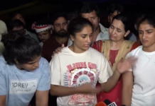 क्या यही दिन देखने के लिए हमने मेडल जीते थे : विनेश फोगाट