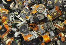 E-waste के फायदे जान कर चौंक जाएंगे आप, कमा सकते हैं ढ़ेर सारे पैसे पढ़िए रिपोर्ट